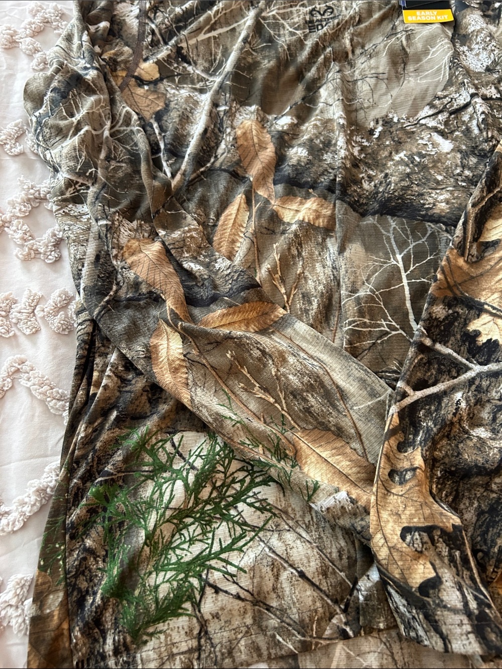 Realtree Under Armour Camouflage Light Weight Hunting Hoodie - Picture 5 of 6